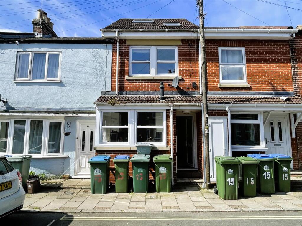 3 bed Mid Terraced House for rent in Southampton. From The Home Agency - Southampton