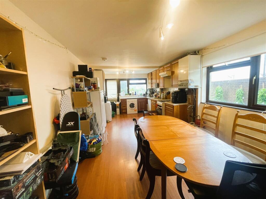 5 bed Semi Detached for rent in Southampton. From The Home Agency - Southampton