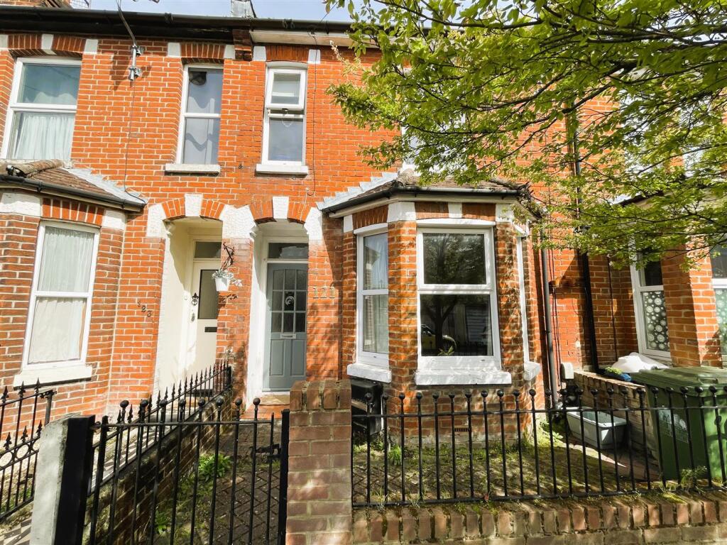 3 bed Mid Terraced House for rent in Southampton. From The Home Agency - Southampton 3 bed Mid Terraced House for rent in Southampton. From The Home Agency - Southampton