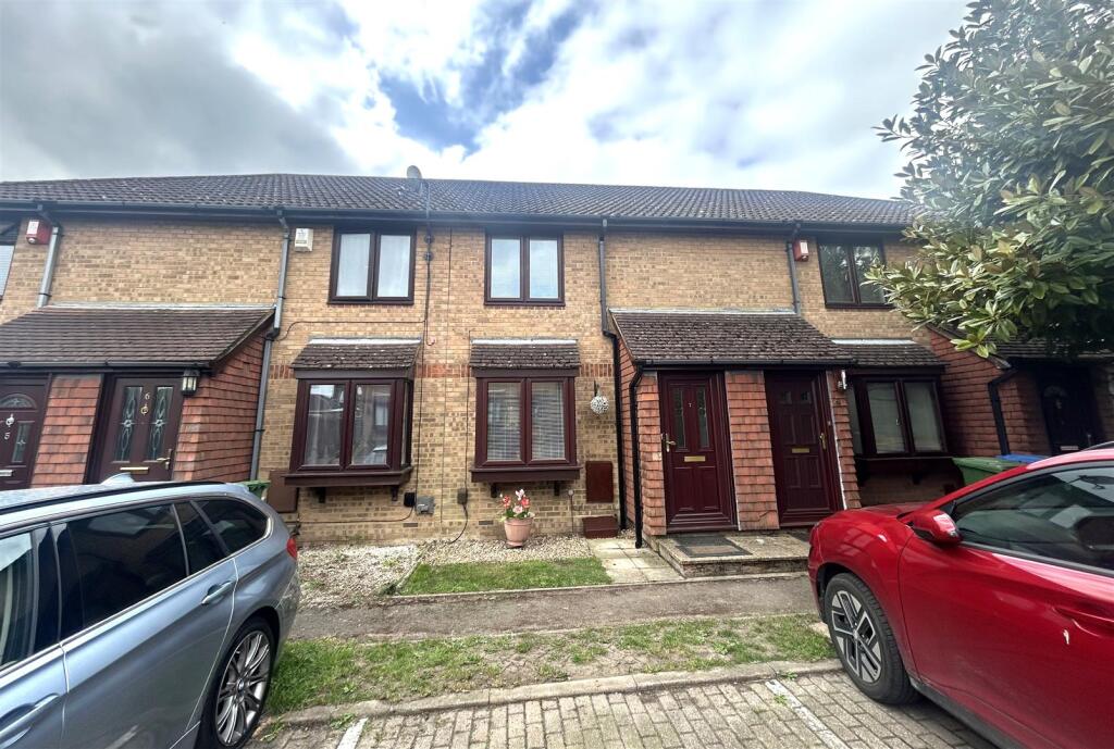 2 bed Mid Terraced House for rent in Old Netley. From The Home Agency - Southampton 2 bed Mid Terraced House for rent in Old Netley. From The Home Agency - Southampton