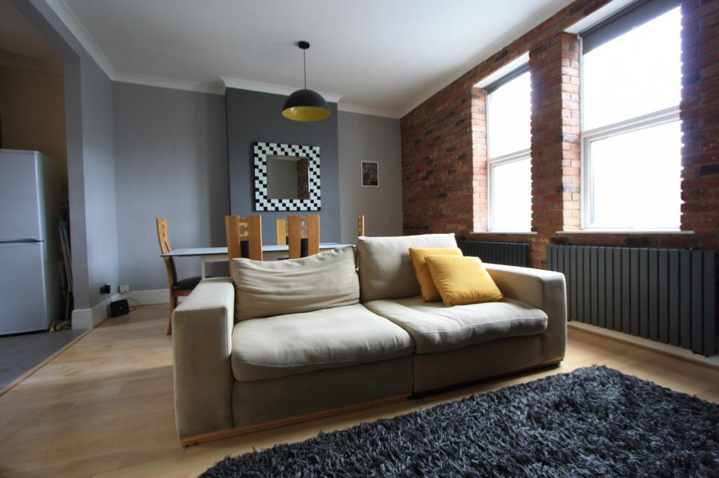 3 bed Flat / Maisonette for rent in London. From SW16 Estate Agents