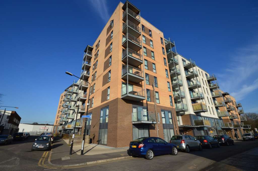 2 bed Flat for rent in Poplar. From Pacific Estate Ltd