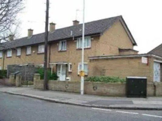 3 bed Mid Terraced House for rent in West Ham. From Pacific Estate Ltd
