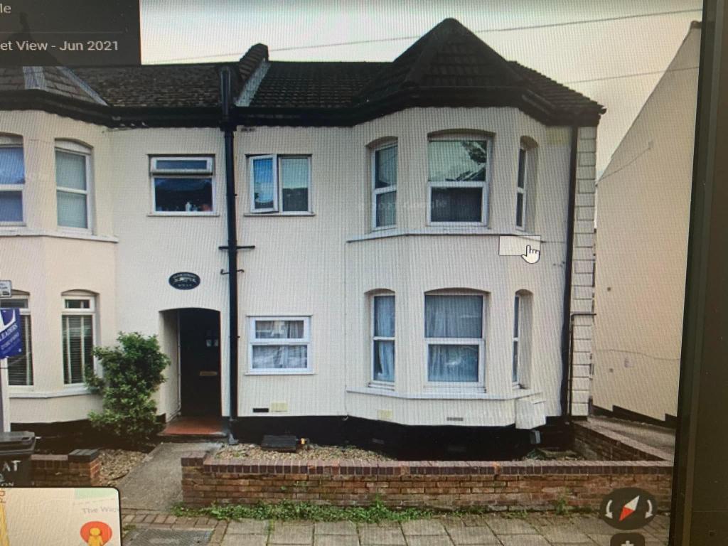 1 bed Studio Flat for rent in Luton. From Property Link Services - Luton
