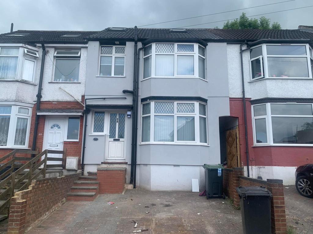 4 bed Terraced House for rent in Luton. From Property Link Services - Luton