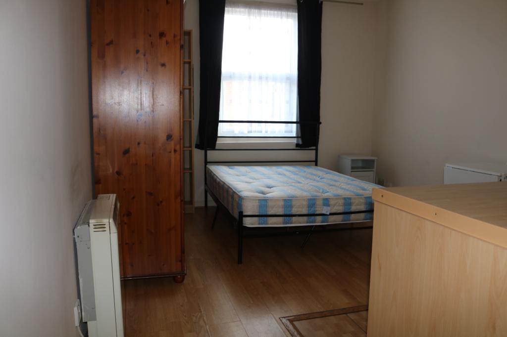 1 bed Flat Share for rent in London. From North Kensington Property Consultants  - London