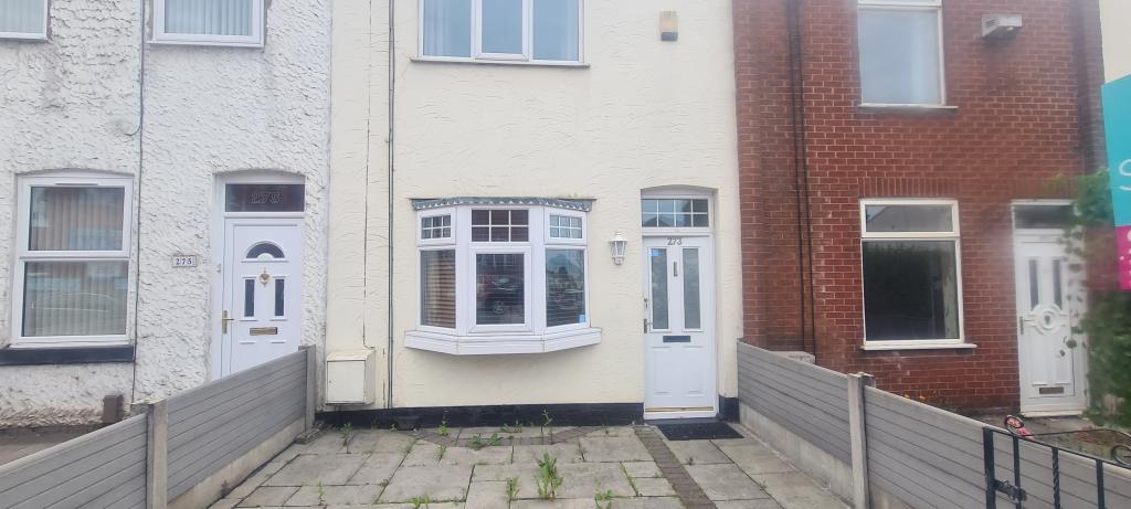 2 bed Terraced House for rent in Manchester. From LMT Property Consultants Ltd - Heywood
