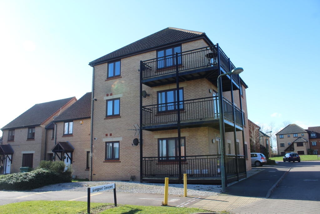 2 bed Apartment for rent in Whaddon. From Thomas Connolly Estate Agents - Milton Keynes