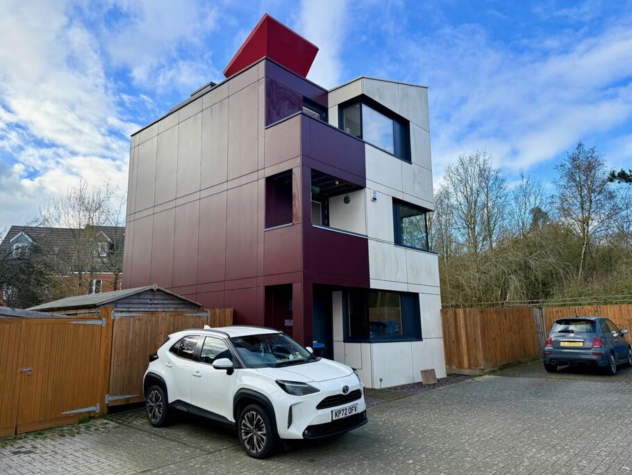 4 bed Detached for rent in Whaddon. From Thomas Connolly Estate Agents - Milton Keynes