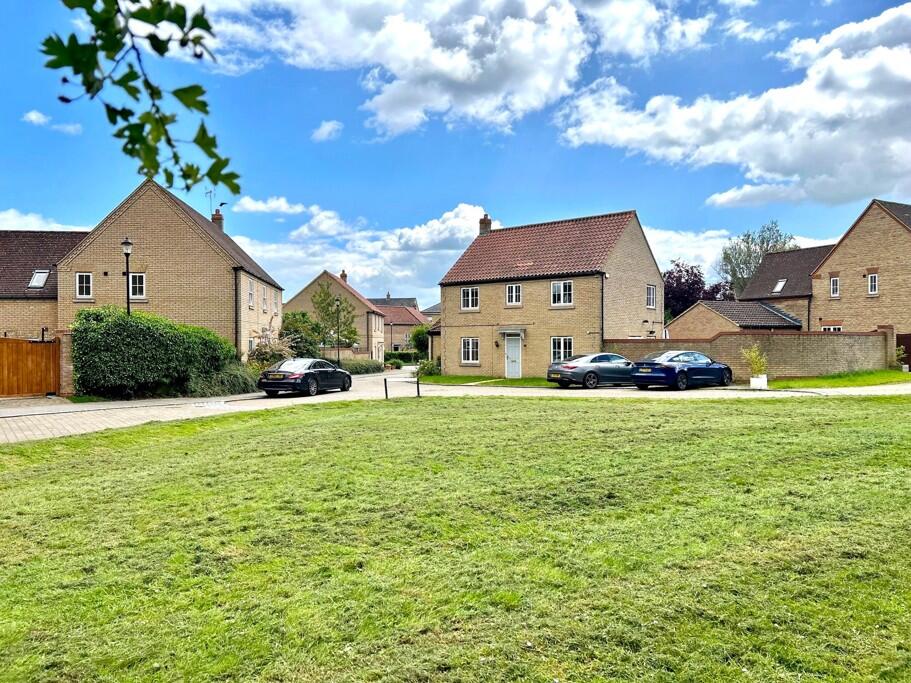 4 bed Detached for rent in Whaddon. From Thomas Connolly Estate Agents - Milton Keynes 4 bed Detached for rent in Whaddon. From Thomas Connolly Estate Agents - Milton Keynes