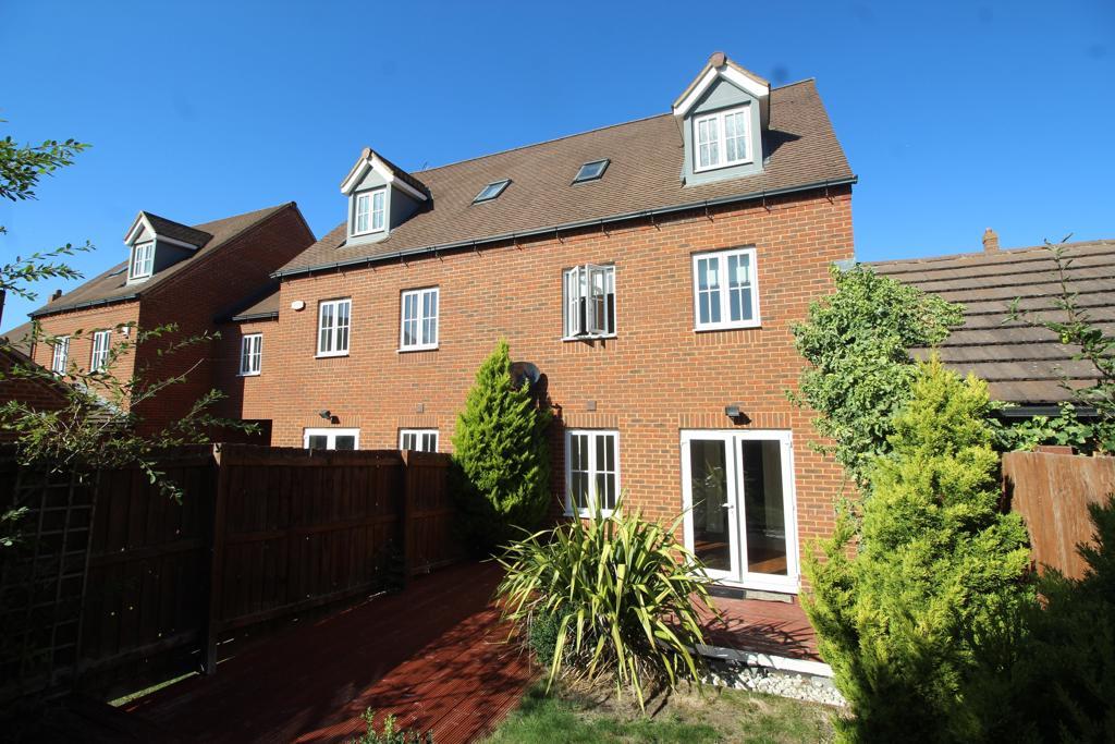 4 bed Town House for rent in Whaddon. From Thomas Connolly Estate Agents - Milton Keynes 4 bed Town House for rent in Whaddon. From Thomas Connolly Estate Agents - Milton Keynes