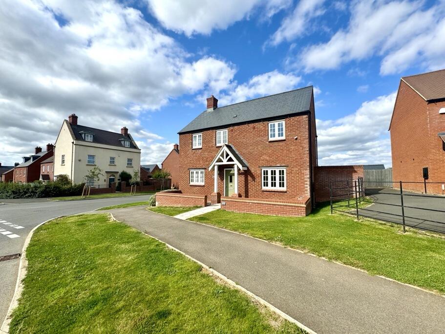 3 bed Detached for rent in Towcester. From Thomas Connolly Estate Agents - Milton Keynes
