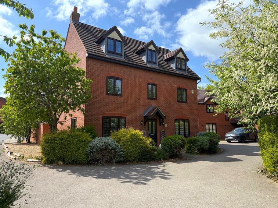 5 bed Detached for rent in Whaddon. From Thomas Connolly Estate Agents - Milton Keynes