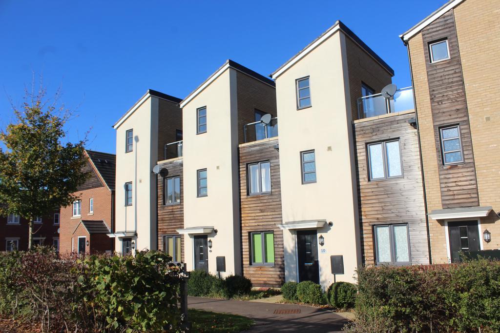 2 bed Town House for rent in Milton Keynes. From Thomas Connolly Estate Agents - Milton Keynes 2 bed Town House for rent in Milton Keynes. From Thomas Connolly Estate Agents - Milton Keynes