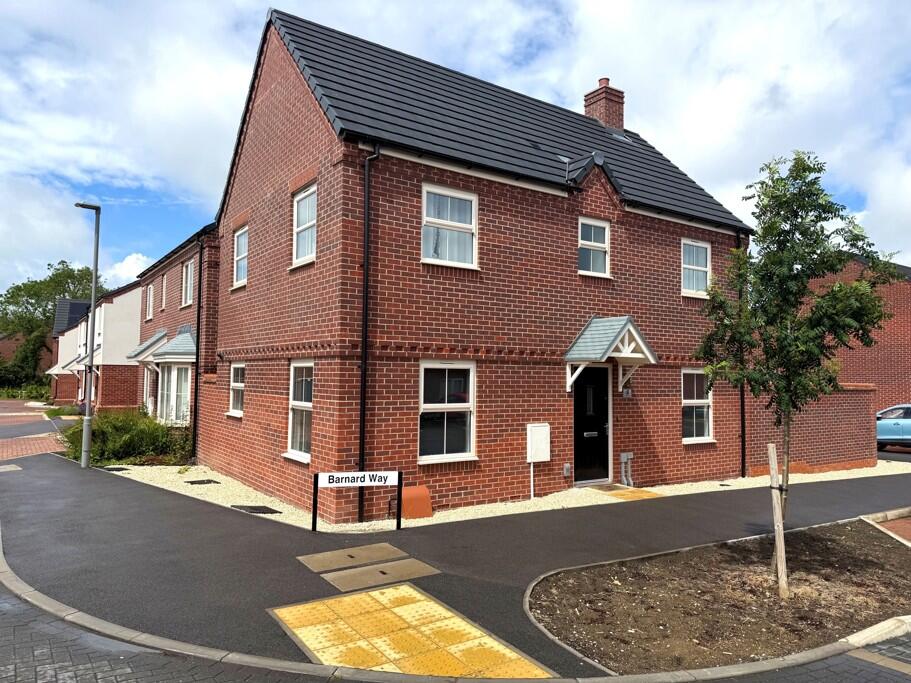 3 bed Detached for rent in . From Thomas Connolly Estate Agents - Milton Keynes