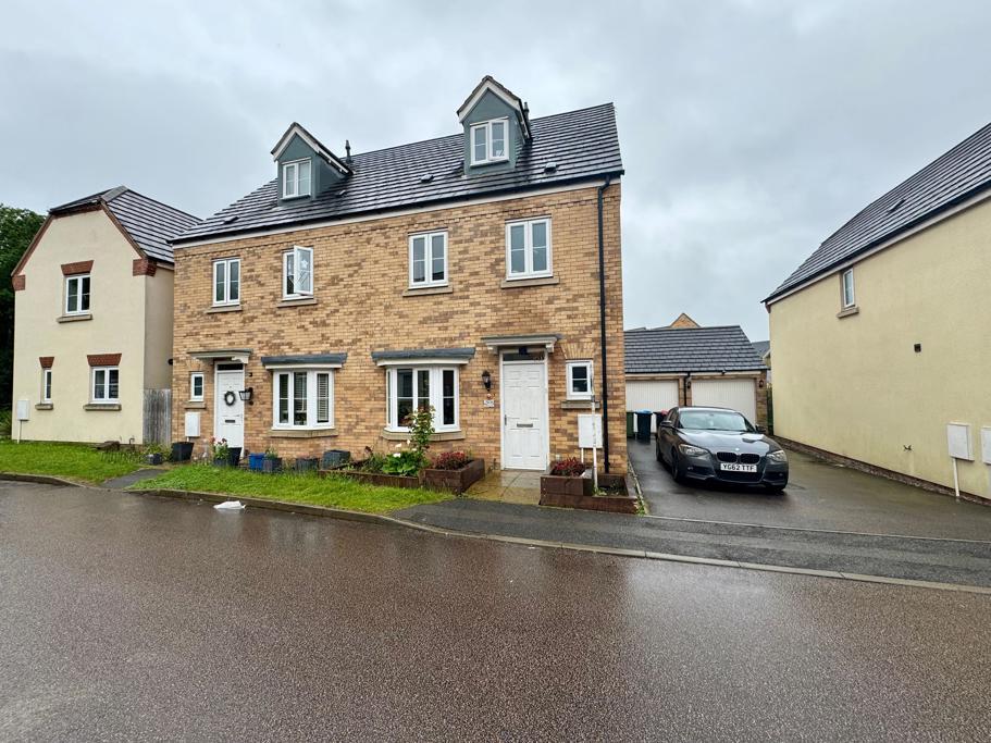 4 bed Town House for rent in Whaddon. From Thomas Connolly Estate Agents - Milton Keynes 4 bed Town House for rent in Whaddon. From Thomas Connolly Estate Agents - Milton Keynes