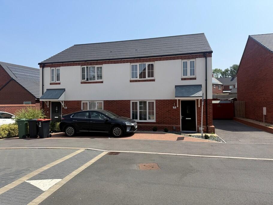 4 bed Semi Detached for rent in . From Thomas Connolly Estate Agents - Milton Keynes
