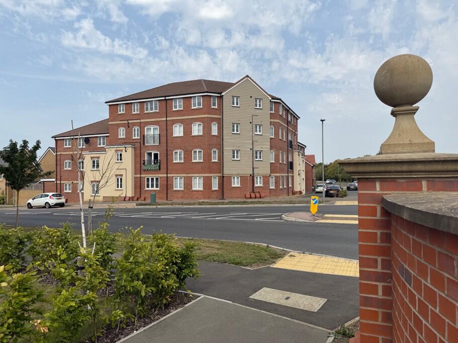 2 bed 1st Floor Flat for rent in Bletchley. From Thomas Connolly Estate Agents - Milton Keynes