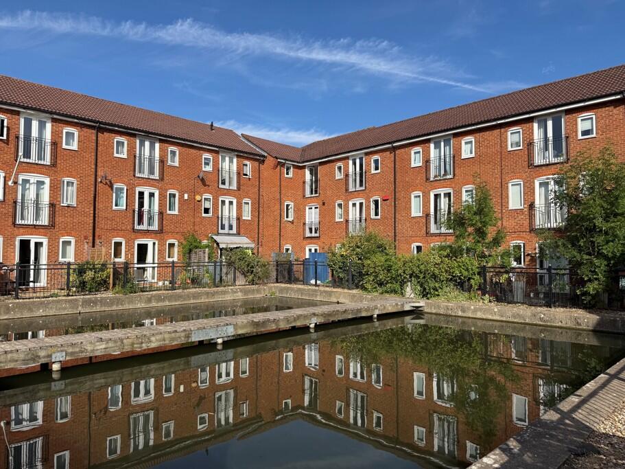 2 bed Apartment for rent in Bletchley. From Thomas Connolly Estate Agents - Milton Keynes