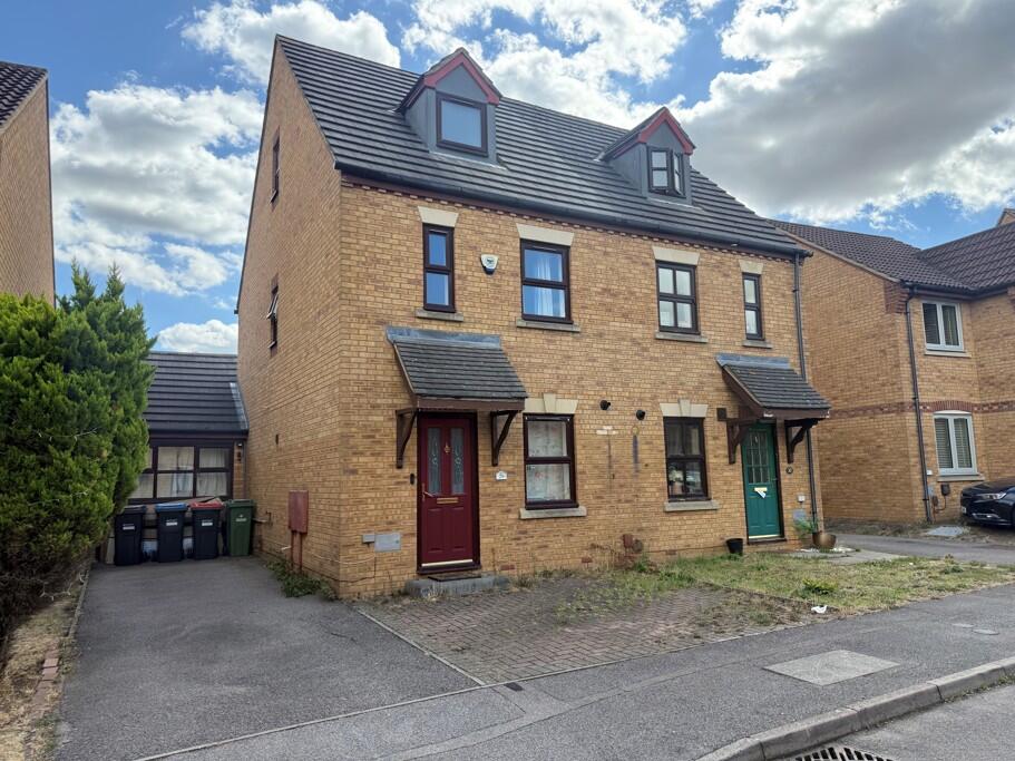 4 bed Semi Detached for rent in Wavendon. From Thomas Connolly Estate Agents - Milton Keynes 4 bed Semi Detached for rent in Wavendon. From Thomas Connolly Estate Agents - Milton Keynes