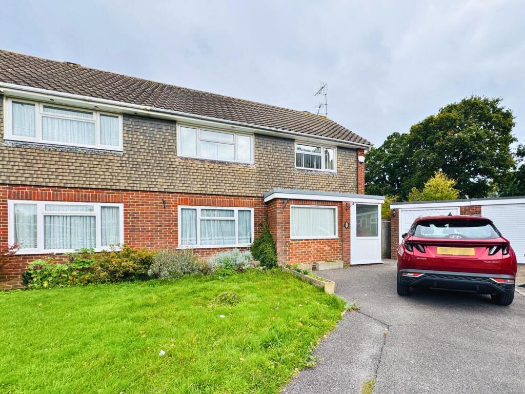 3 bed Semi Detached for rent in Crawley. From Connect-UK - Management - Crawley