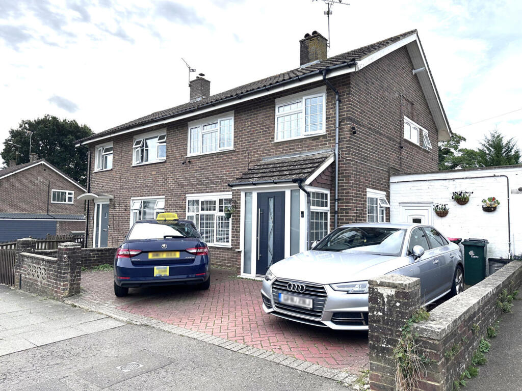 3 bed End of Terrace for rent in Crawley. From Connect-UK - Management - Crawley 3 bed End of Terrace for rent in Crawley. From Connect-UK - Management - Crawley