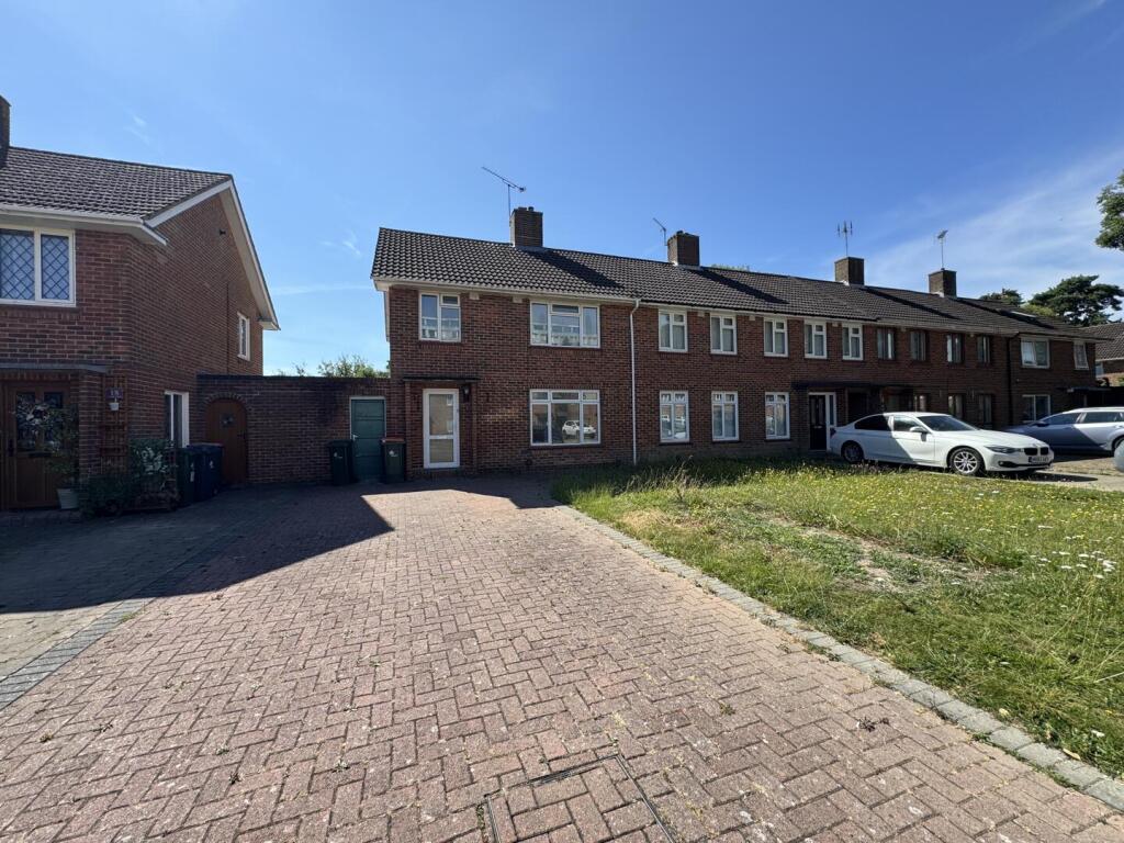 3 bed Semi Detached for rent in Ifieldwood. From Connect-UK - Management - Crawley 3 bed Semi Detached for rent in Ifieldwood. From Connect-UK - Management - Crawley