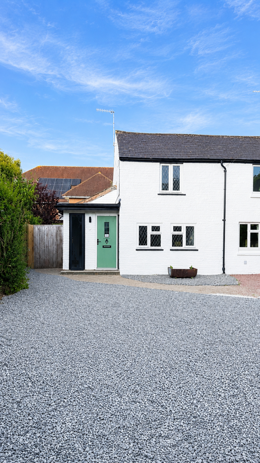 2 bed Mid Terraced House for rent in Crawley. From Connect-UK - Management - Crawley 2 bed Mid Terraced House for rent in Crawley. From Connect-UK - Management - Crawley