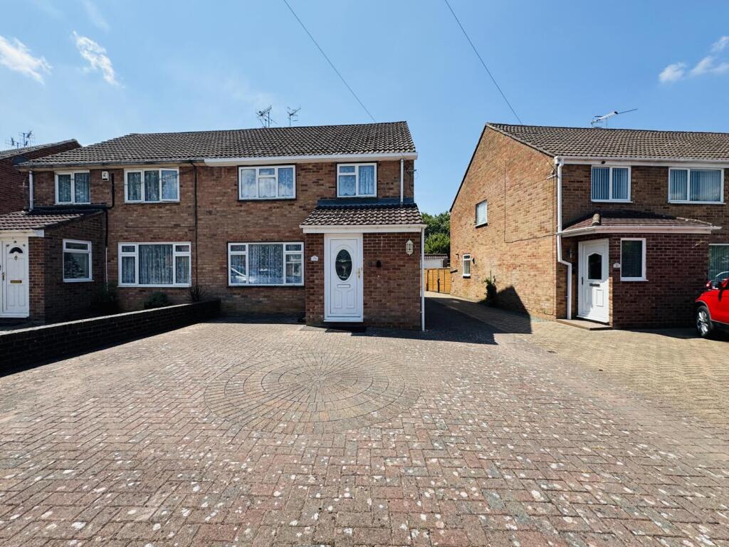 3 bed Detached for rent in Ifieldwood. From Connect-UK - Management - Crawley 3 bed Detached for rent in Ifieldwood. From Connect-UK - Management - Crawley