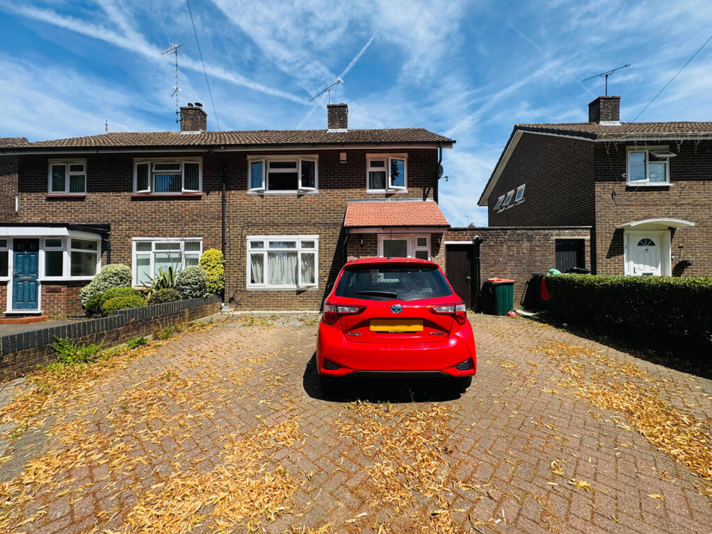 3 bed Semi Detached for rent in Crawley. From Connect-UK - Management - Crawley 3 bed Semi Detached for rent in Crawley. From Connect-UK - Management - Crawley