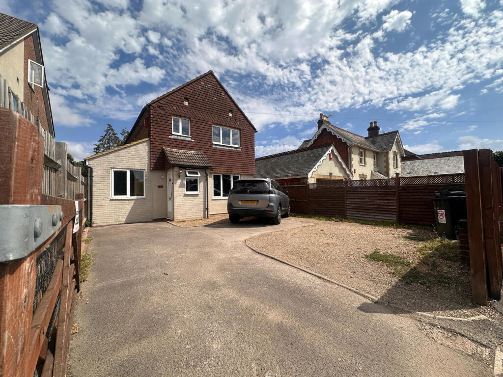 5 bed Detached for rent in Horley. From Connect-UK - Management - Crawley 5 bed Detached for rent in Horley. From Connect-UK - Management - Crawley