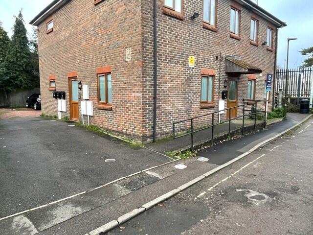 1 bed 1st Floor Flat for rent in Crawley. From Connect-UK - Management - Crawley