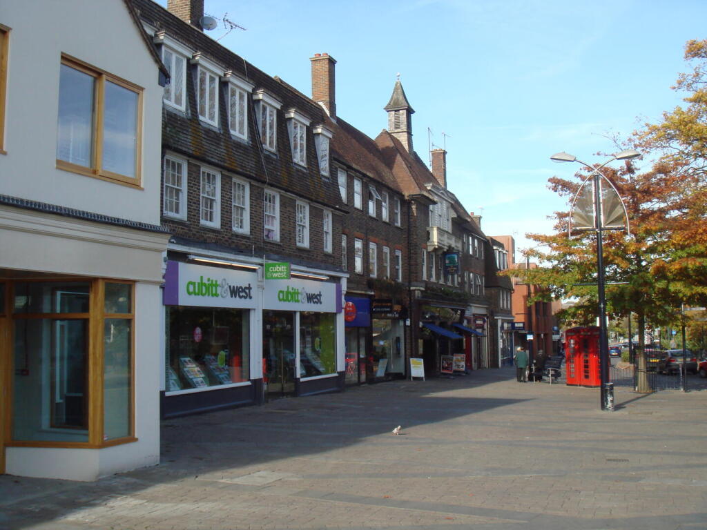 0 bed Studio for rent in Crawley. From Connect-UK - Management - Crawley