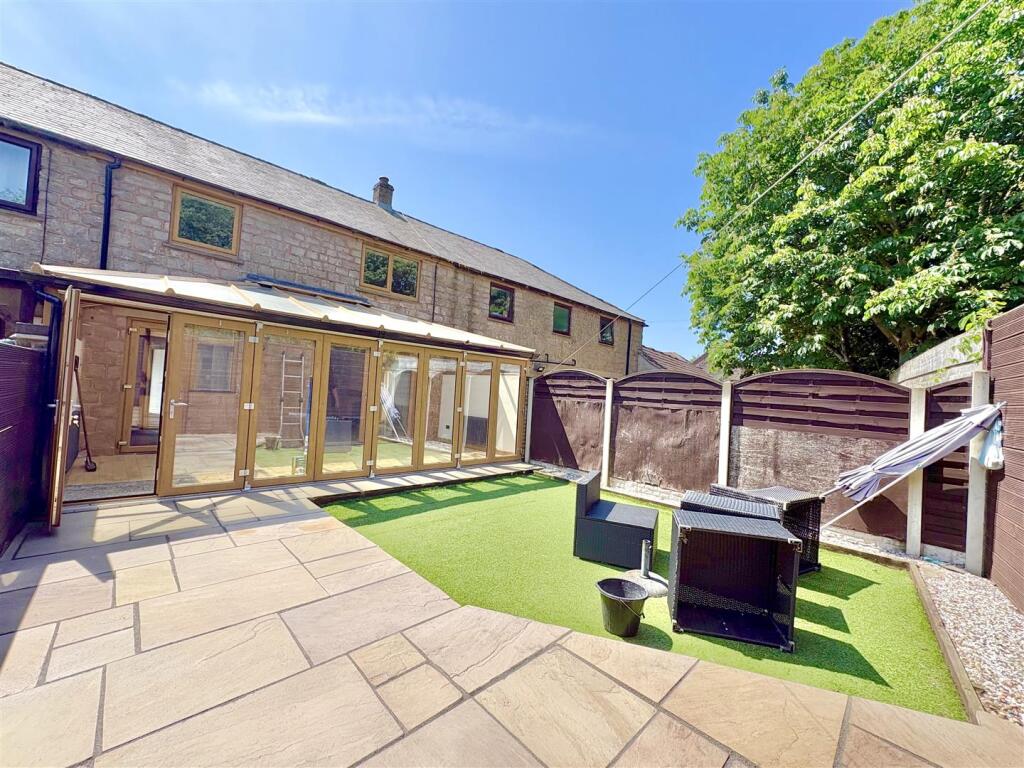 3 bed Detached for rent in Kirkby-in-Ashfield. From Lighthouse Estate Agents - Kirkby-In-Ashfield