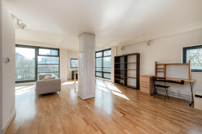 2 bed Duplex for rent in London. From Thomas Michael  - Barbican and City