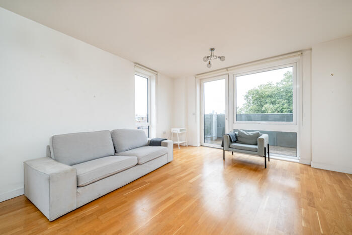 3 bed Apartment for rent in Stepney. From Thomas Michael  - Barbican and City