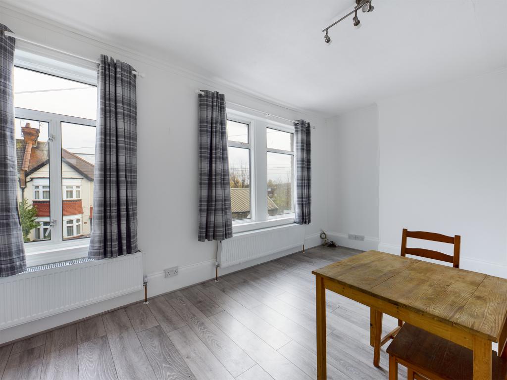 3 bed Flat for rent in London. From Purple Key - High Barnet