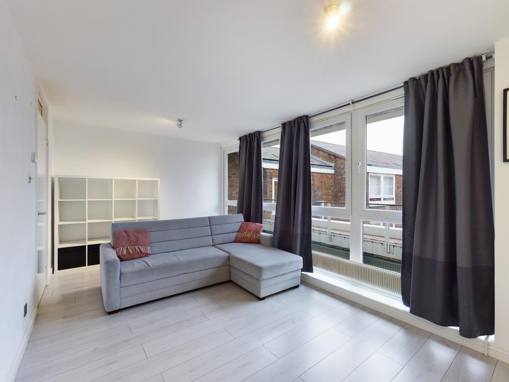 3 bed Flat for rent in London. From Purple Key - High Barnet