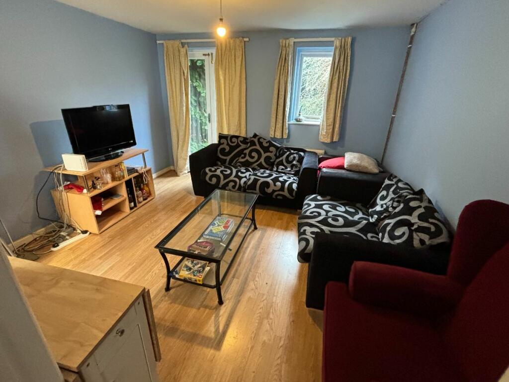 1 bed Mid Terraced House for rent in Canterbury. From Nicholas Humphreys - Canterbury