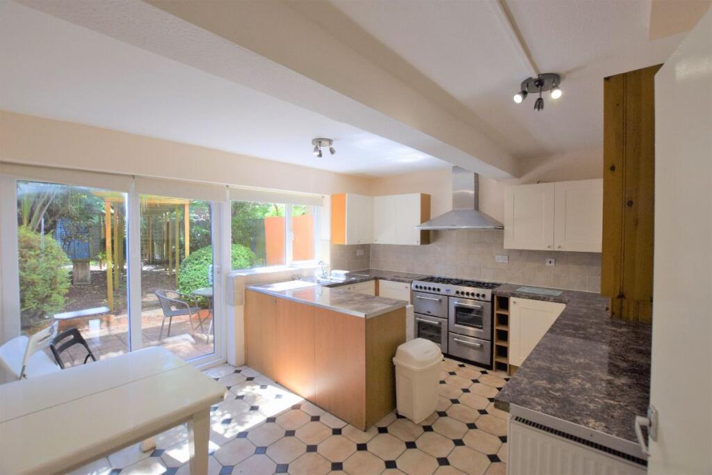 5 bed Semi Detached for rent in Canterbury. From Nicholas Humphreys - Canterbury