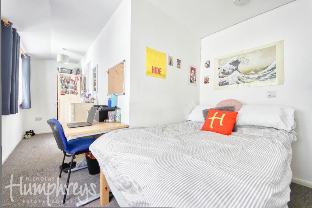 5 bed Mid Terraced House for rent in Tyler Hill. From Nicholas Humphreys - Canterbury