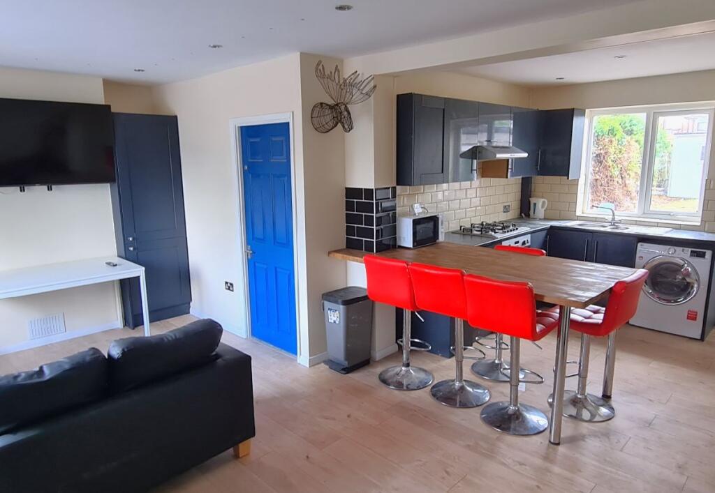 5 bed Semi Detached for rent in Canterbury. From Nicholas Humphreys - Canterbury