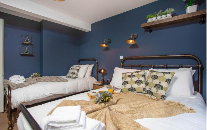 2 bed Mid Terraced House for rent in Canterbury. From Nicholas Humphreys - Canterbury 2 bed Mid Terraced House for rent in Canterbury. From Nicholas Humphreys - Canterbury