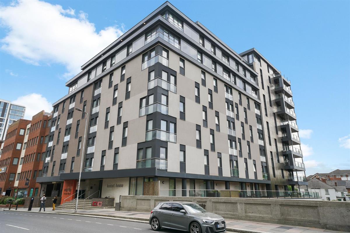 2 bed Apartment for rent in Reading. From Round Box Estates Ltd