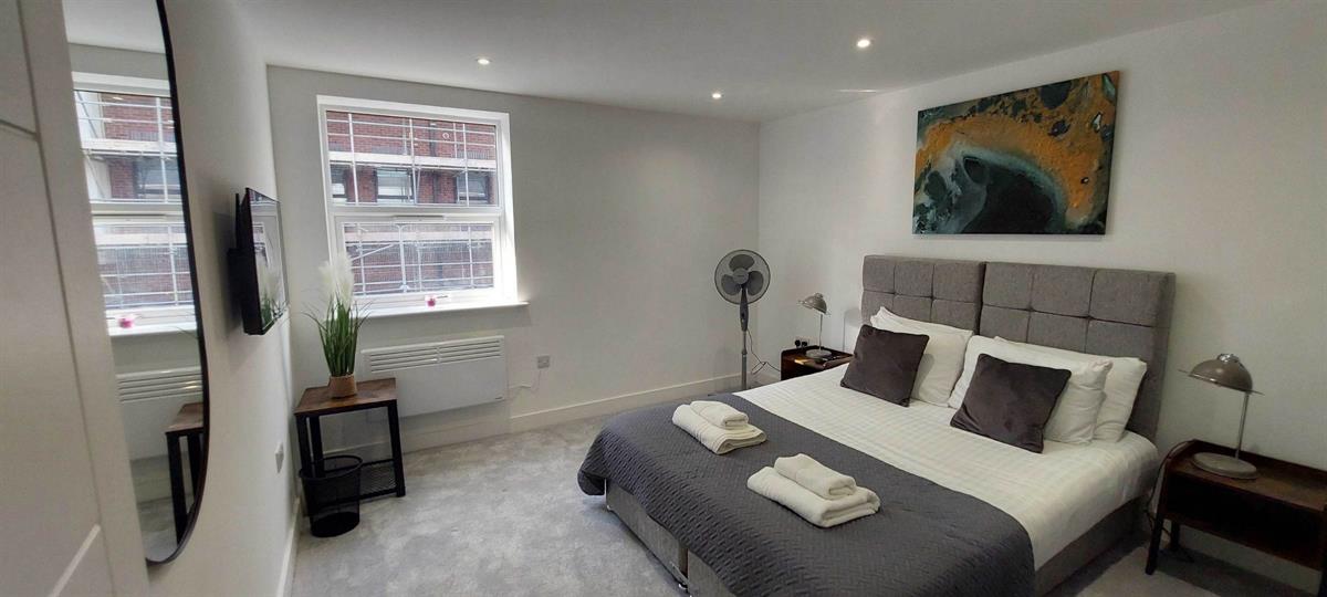 1 bed Apartment for rent in Camberley. From Round Box Estates Ltd
