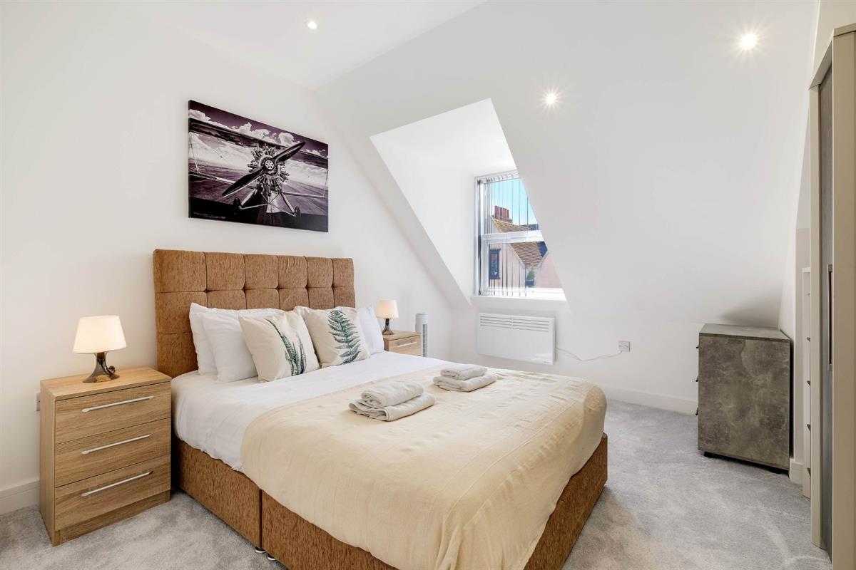 1 bed Apartment for rent in Camberley. From Round Box Estates Ltd