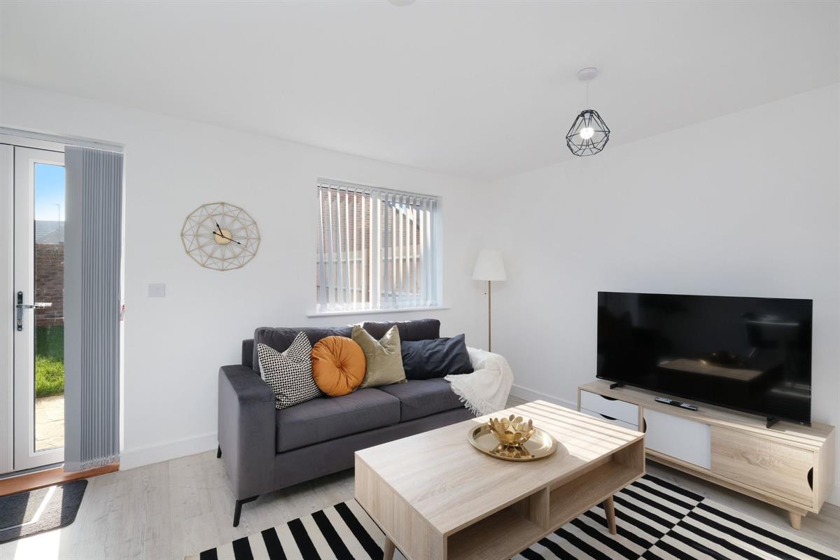 5 bed Semi Detached for rent in Aylesbury. From Round Box Estates Ltd