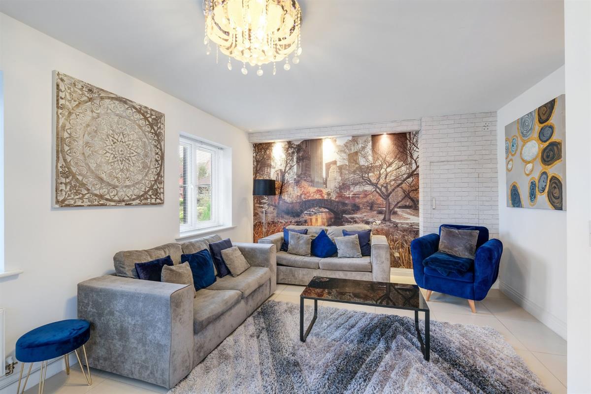 6 bed Semi Detached for rent in Slough. From Round Box Estates Ltd