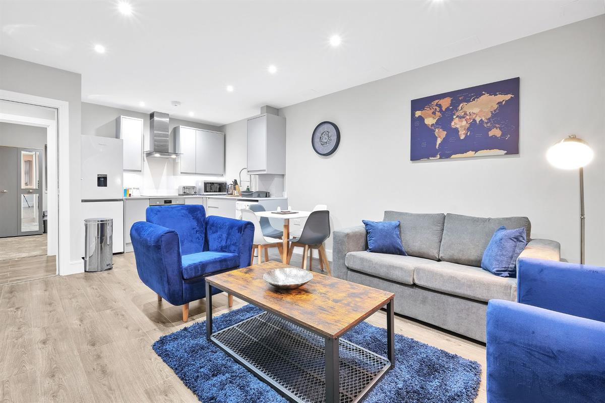 2 bed Apartment for rent in Shepperton. From Round Box Estates Ltd