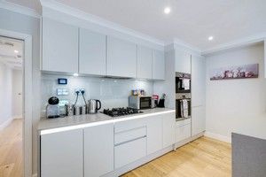 1 bed Apartment for rent in Brentford. From Round Box Estates Ltd
